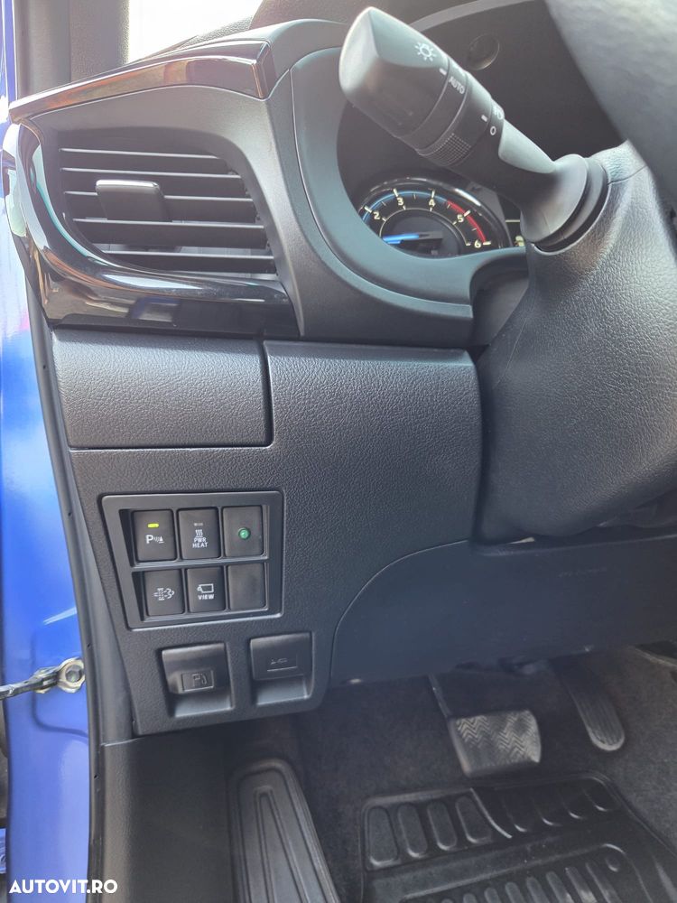Toyota Hilux 2.8D 204CP 4x4 Double Cab AT Invincible - 14