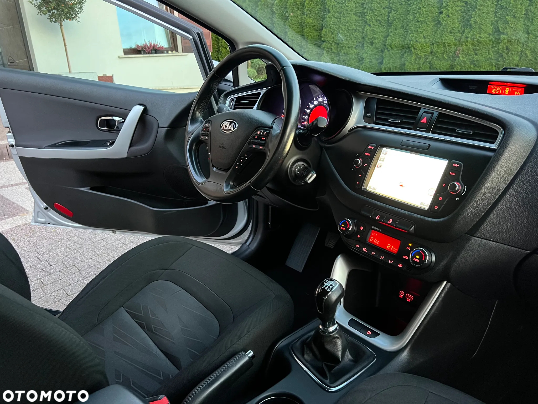 Kia Ceed Cee'd 1.6 GDI L Business Line - 8