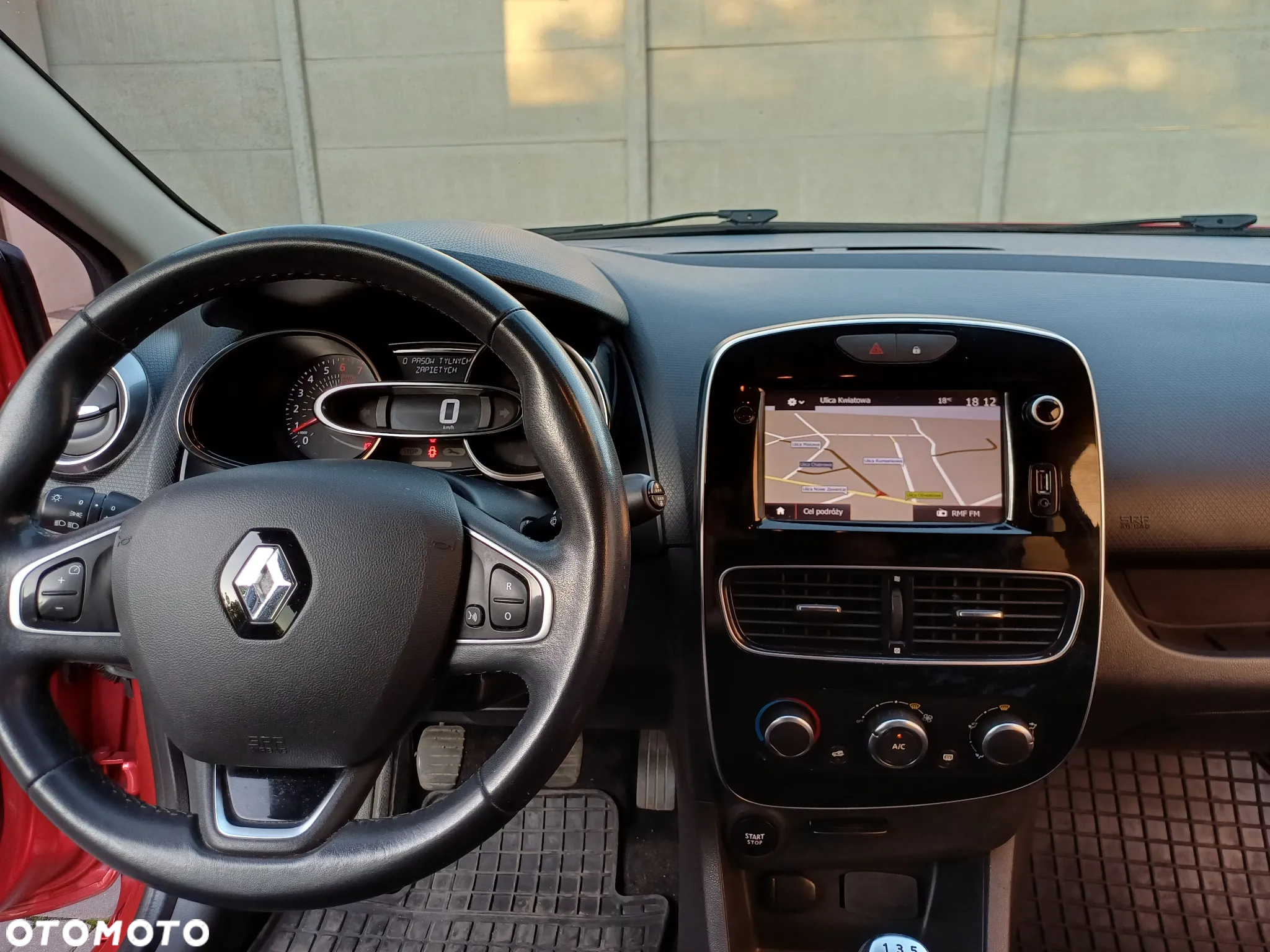 Renault Clio 1.2 16V Limited - 10