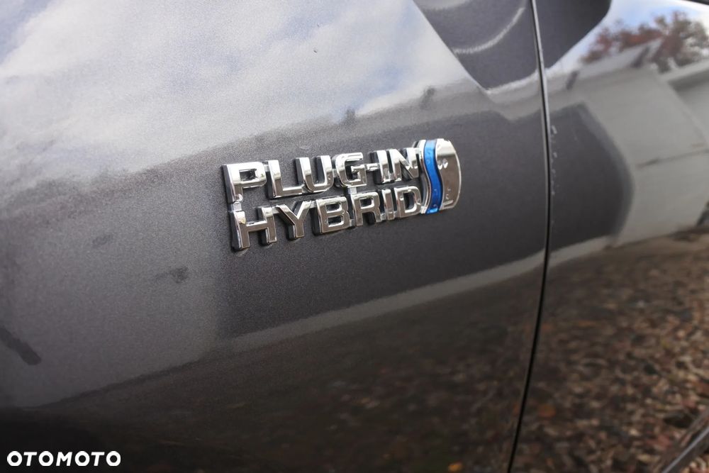 Toyota Prius Plug-in Hybrid Executive - 29