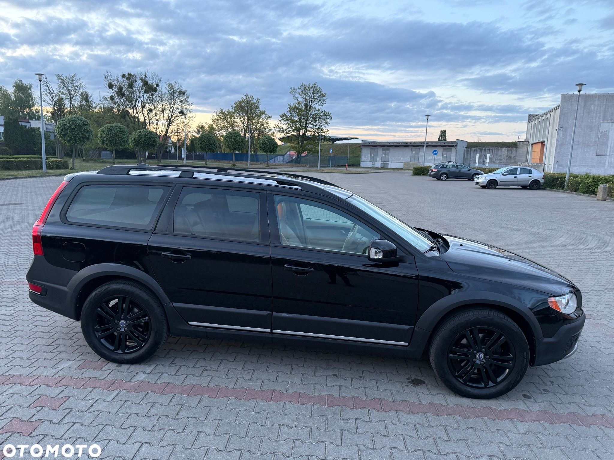 Volvo XC 70 3.2 AWD Momentum - 4