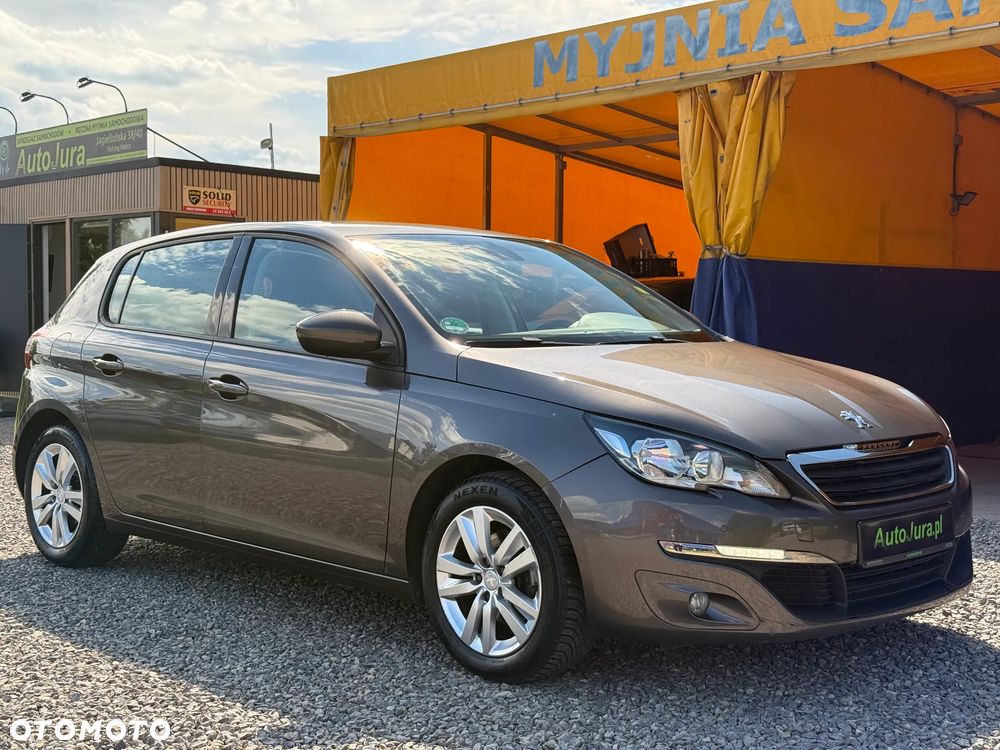 Peugeot 308 - 8