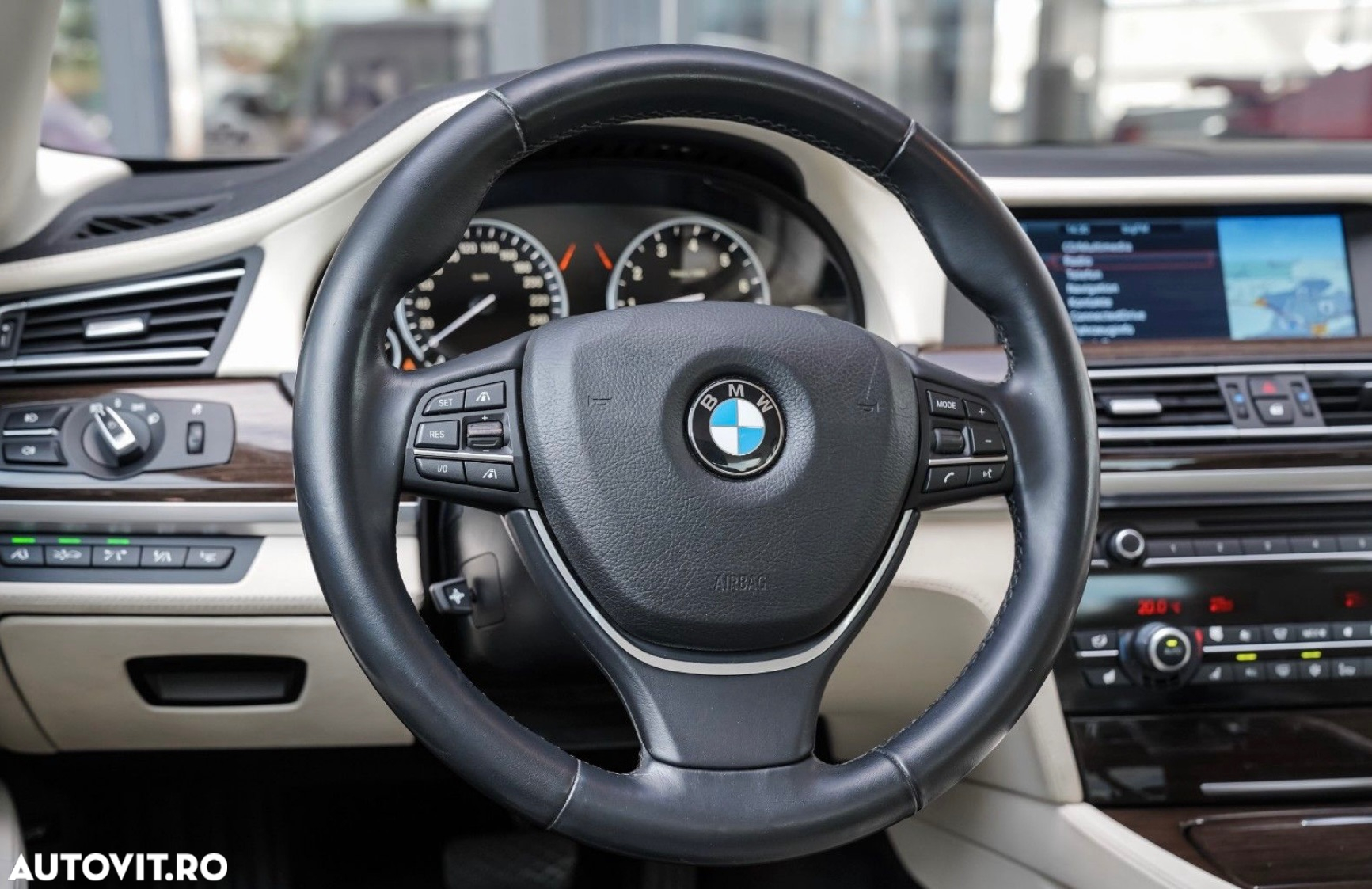 BMW Seria 7 750i xDrive Aut. - 6