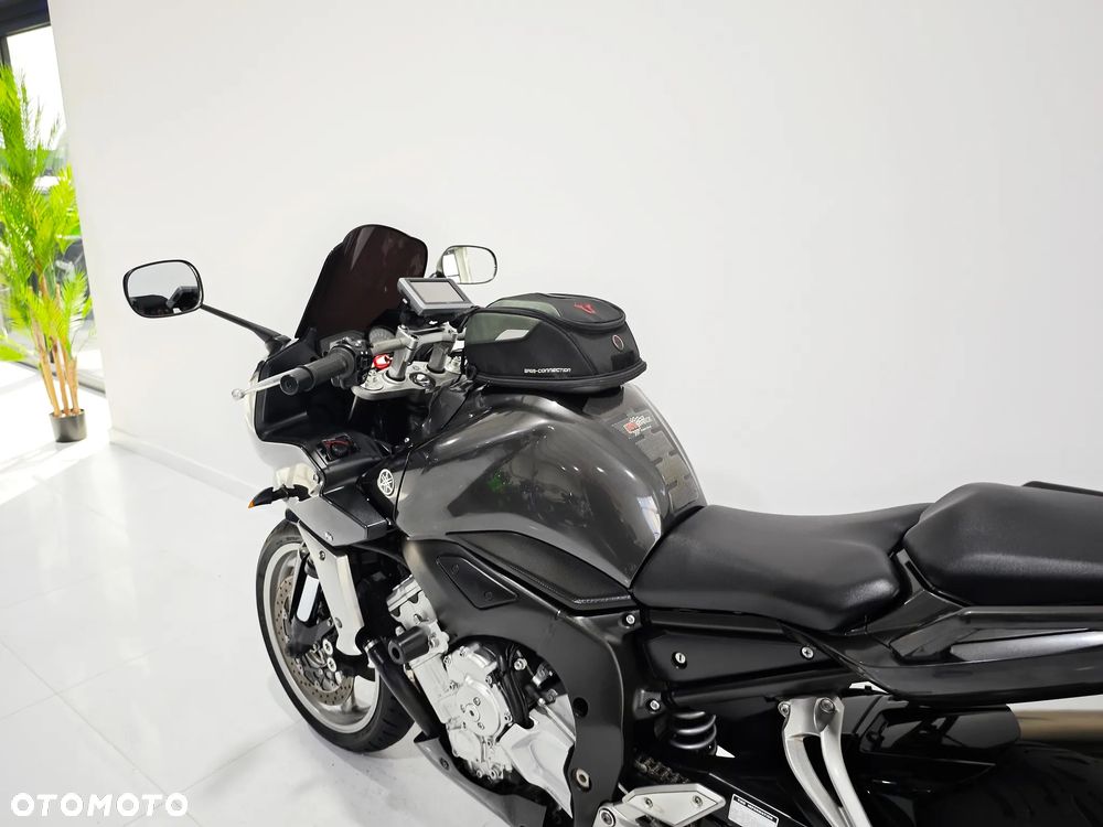 Yamaha FZ - 18