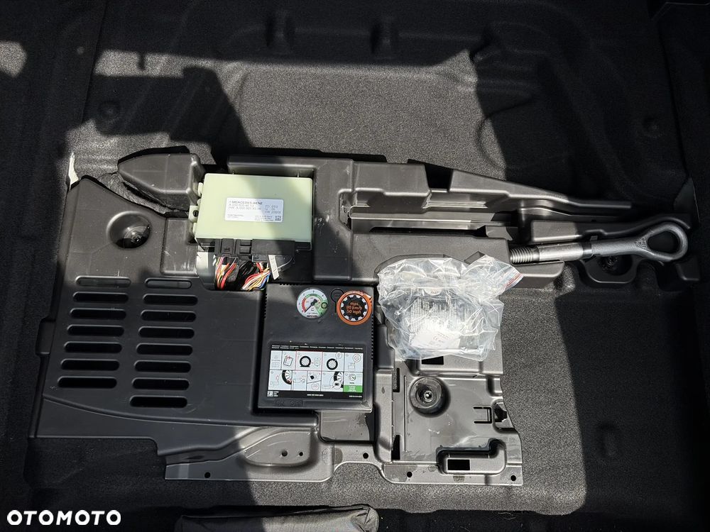 Mercedes-Benz CLA 180 d Progressive 8G-DCT - 28