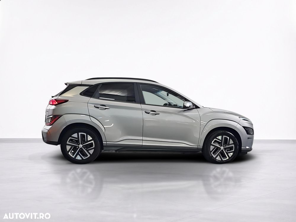 Hyundai KONA - 7