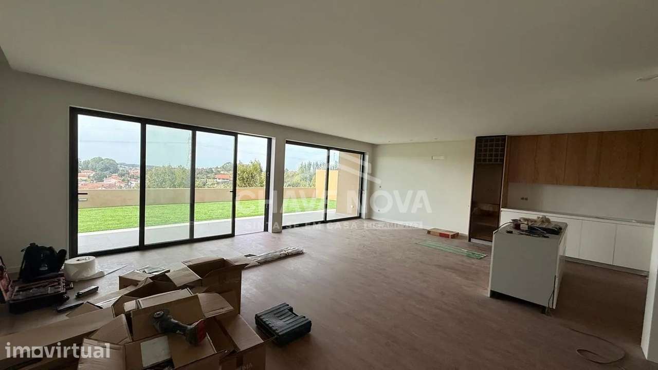 Moradia Geminada V3 Nova c/ Jardim e Garagem em Escapães - Grande imagem: 3/26