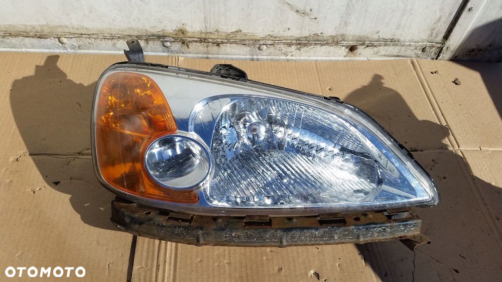 HONDA CIVIC VII COUPE SEDAN LAMPA PRZÓD PRAWA EU