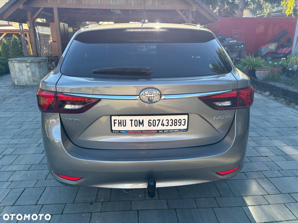 Toyota Avensis - 11