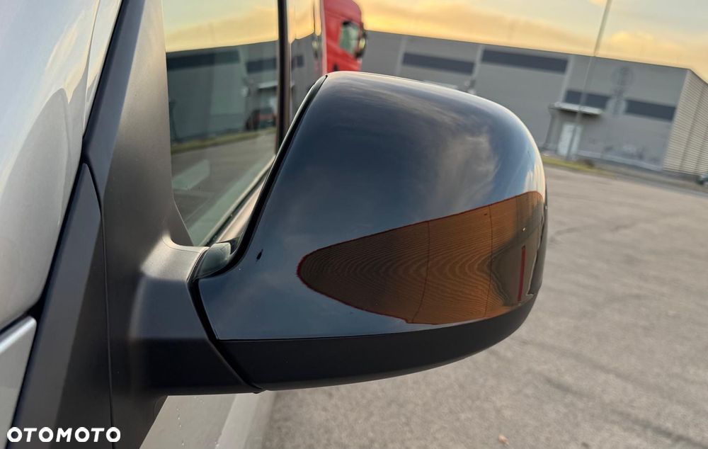 Volkswagen Caravelle 6.1 2.0 TDI L2 Highline DSG - 37