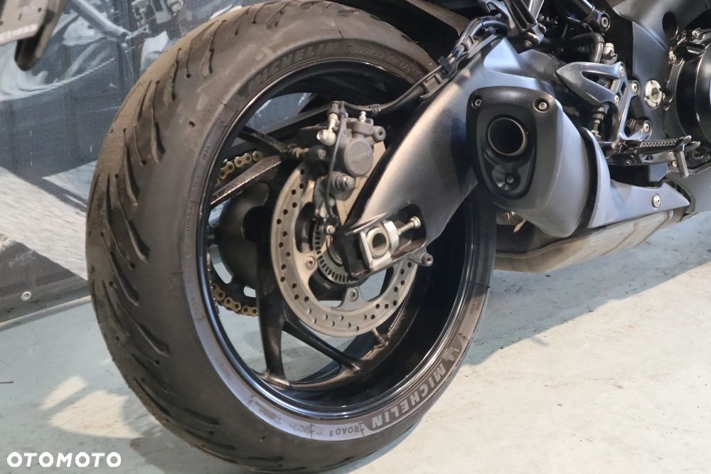 Suzuki GSX - 25