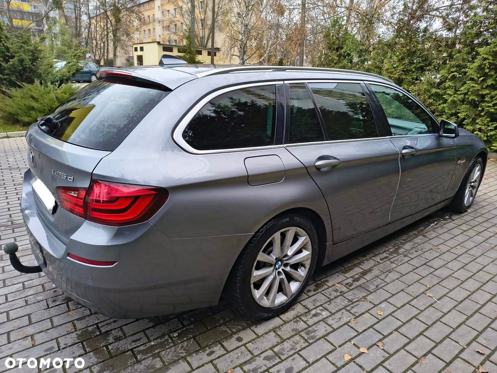 BMW Seria 5 525d xDrive - 2