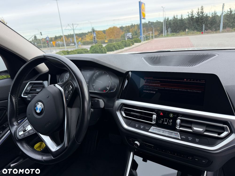 BMW 318D 2022 photo 5