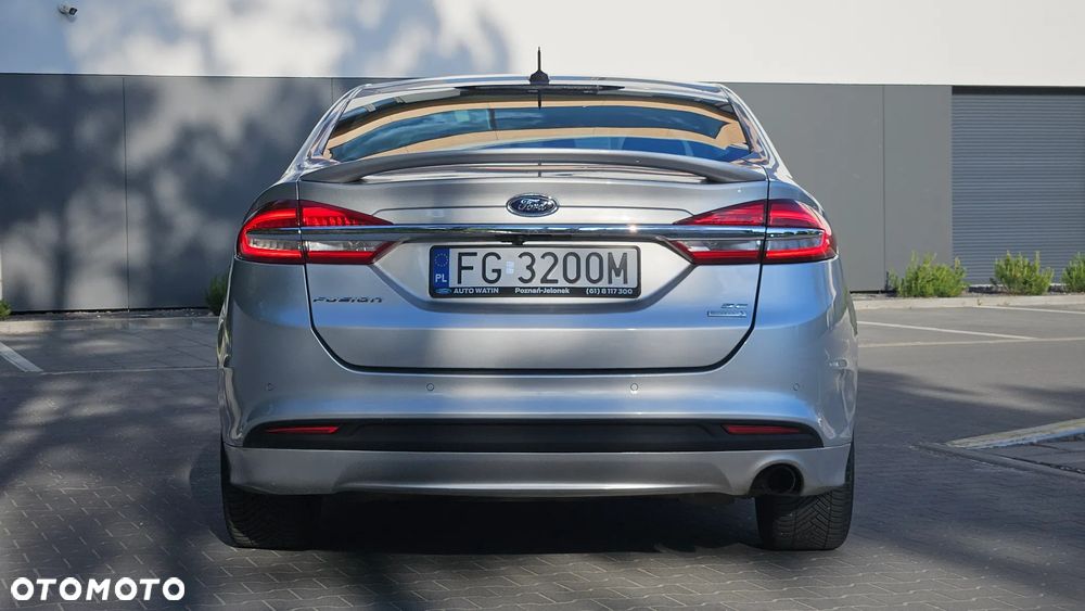 Ford Fusion - 24