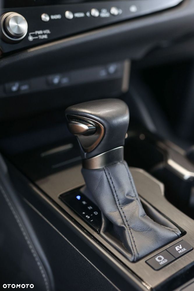 Lexus ES 300h Business Edition - 35