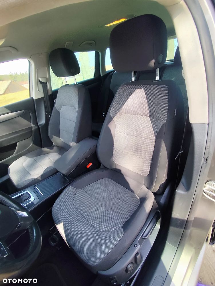 Volkswagen Passat 2.0 TDI Sportline DSG - 30