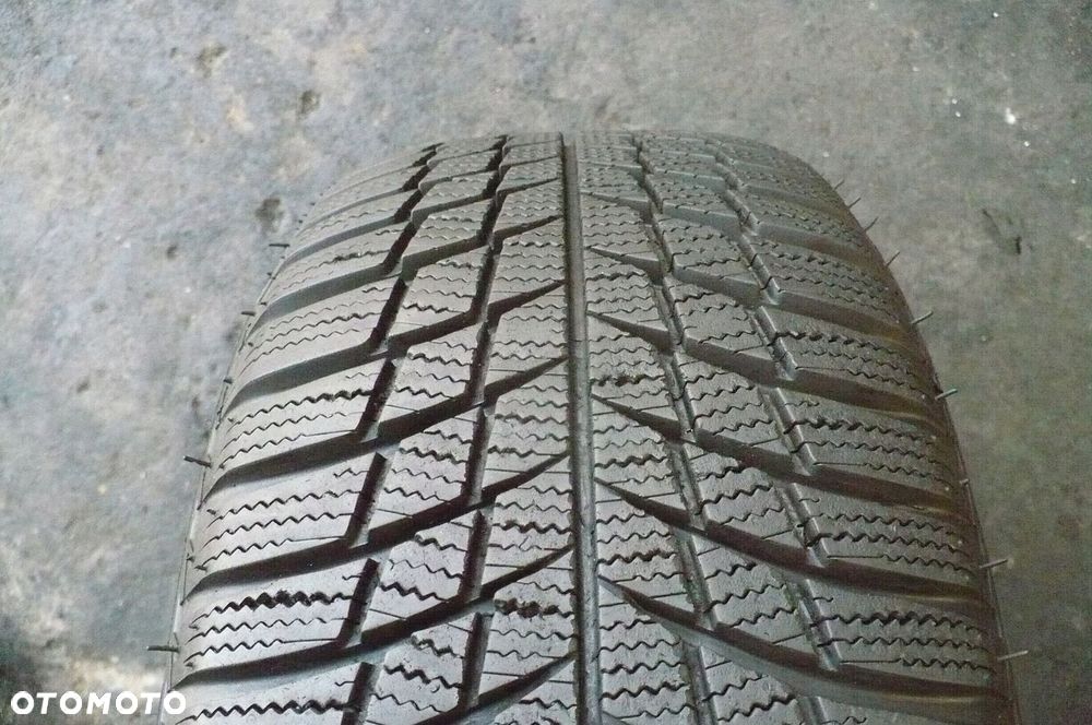 BRIDGESTONE Blizzak LM001 215/60R16 7,9mm 2022 - 1