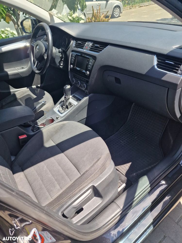 Skoda Octavia 2.0 TDI ELEGANCE DSG - 19