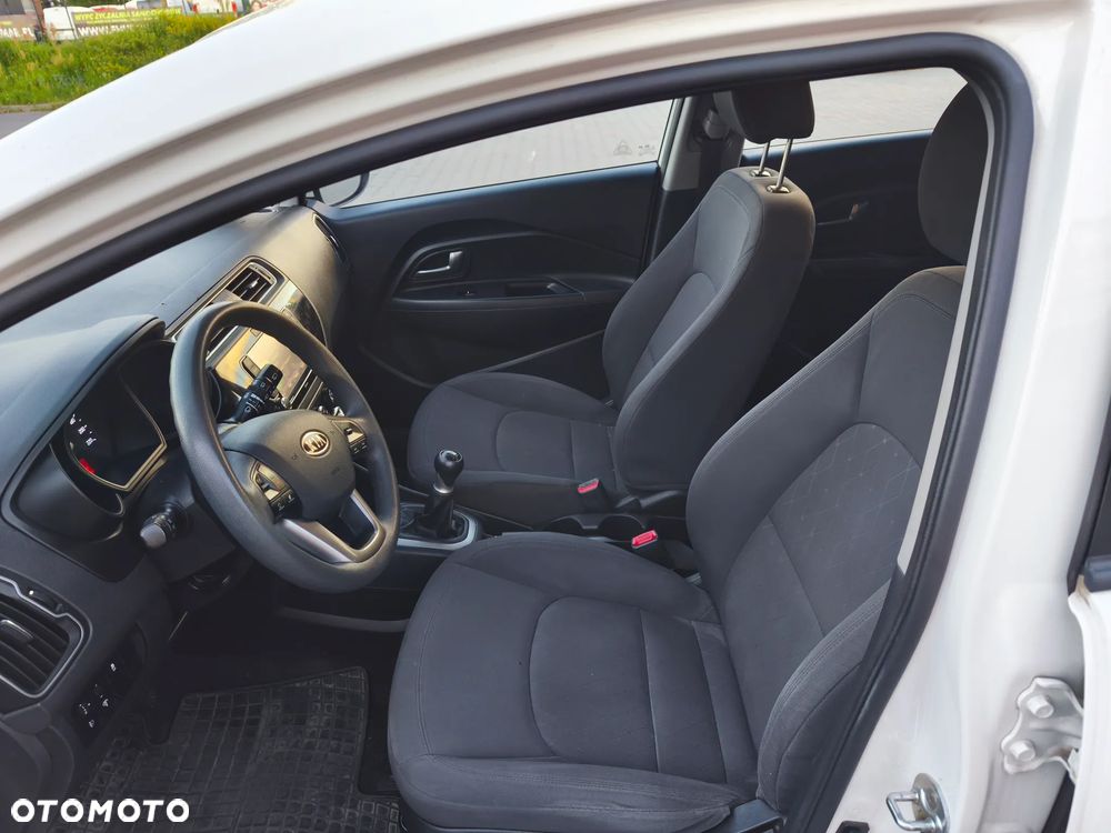 Kia Rio 1.2 Business Line - 10