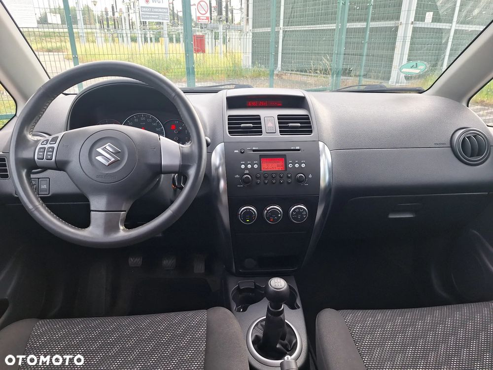 Suzuki SX4 1.6 GS / Premium - 11