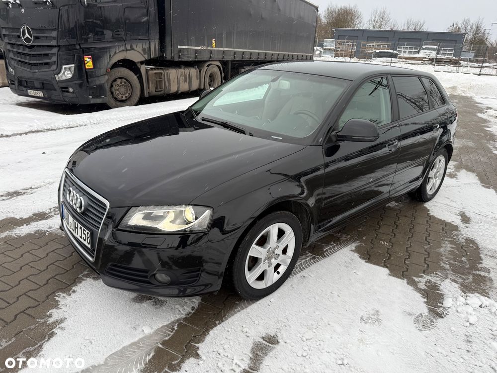 Audi A3 Sportback 1.6 TDI DPF S line Sportpaket - 5
