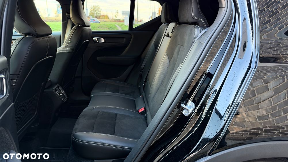 Volvo XC 40 D4 AWD Geartronic R-Design - 30