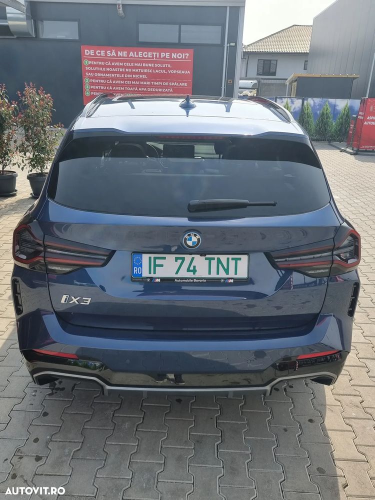BMW iX3 - 4