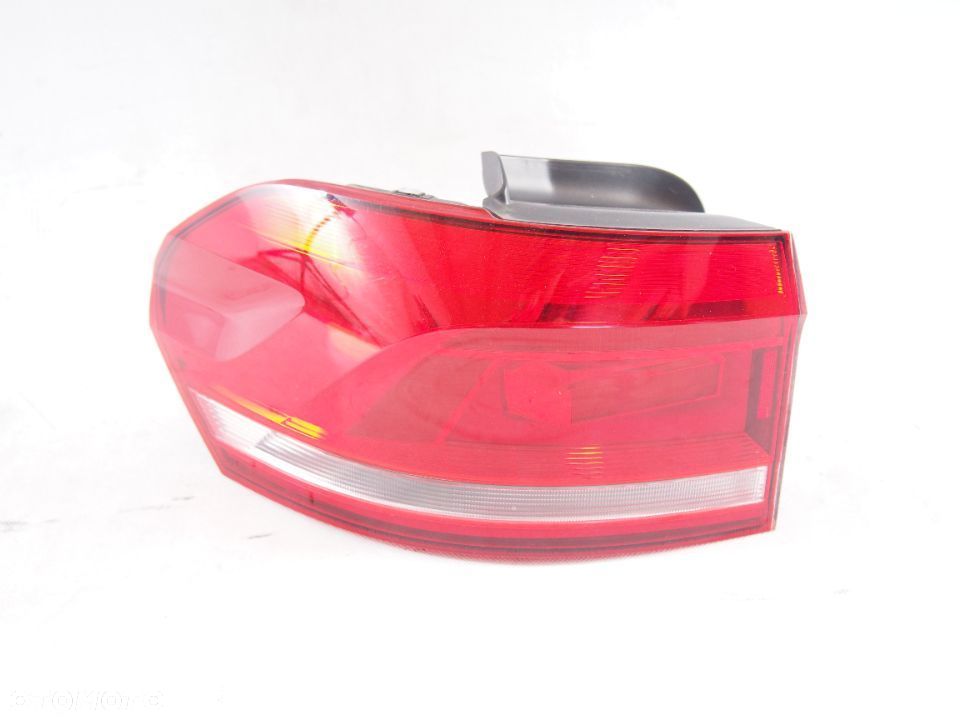 Volkswagen Touran 15r Lampa lewa tyl tylna VW 2015