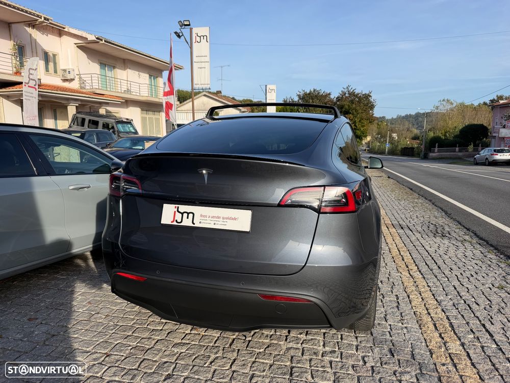 Tesla Model Y Long Range Dual Motor AWD - 3