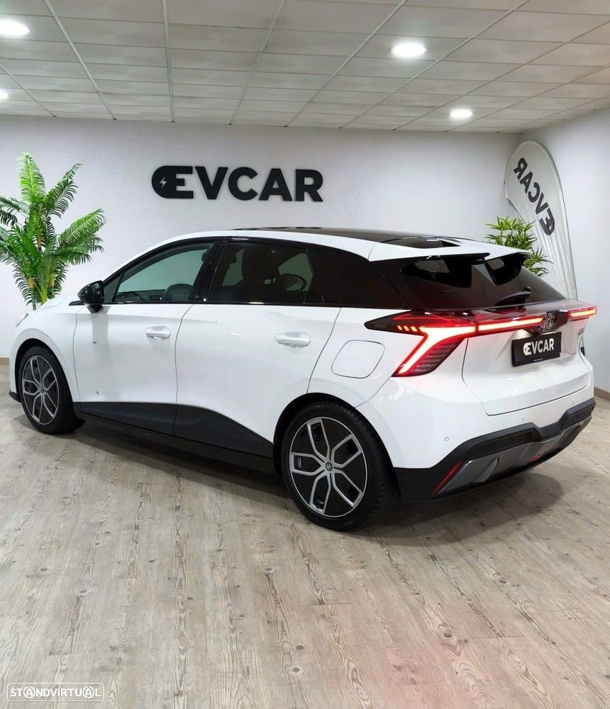 MG MG4 64 kWh Luxury - 42