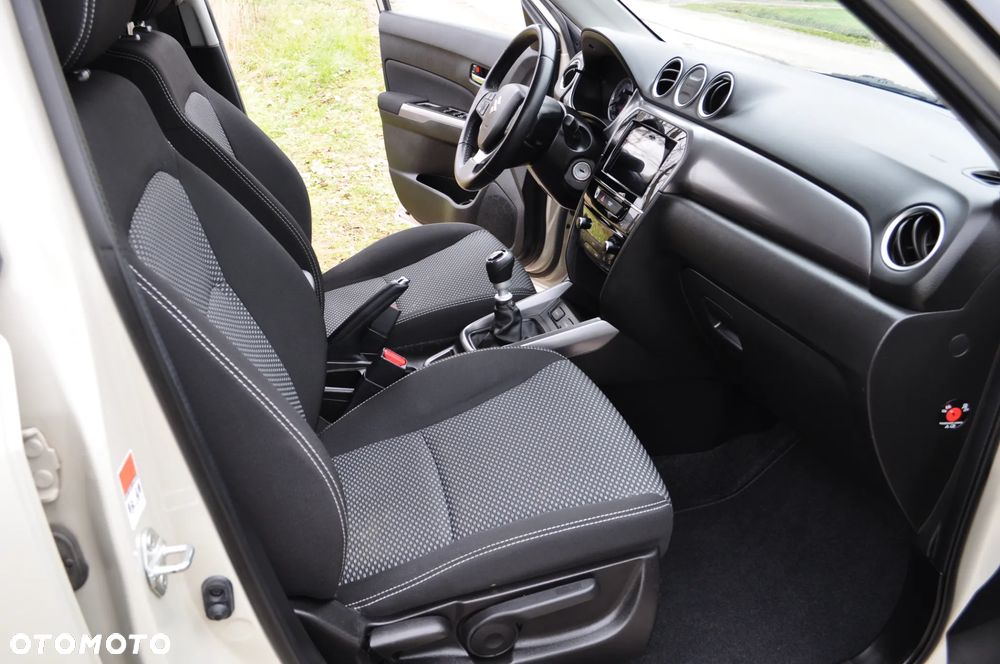 Suzuki Vitara 1.4 Boosterjet XLED 2WD - 19