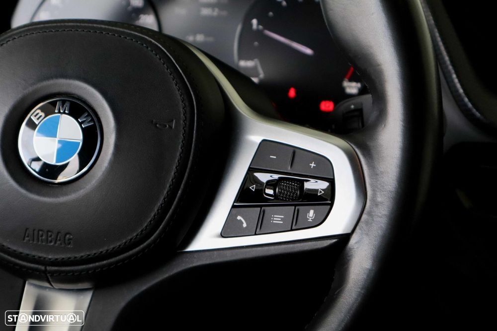 BMW 116 d Pack Desportivo M - 16