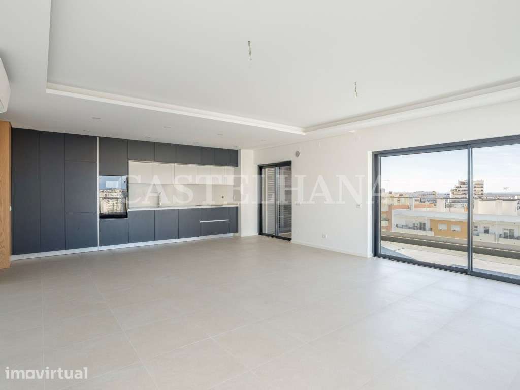 Apartamento T2 duplex, com varanda, em Faro - Grande imagem: 4/97