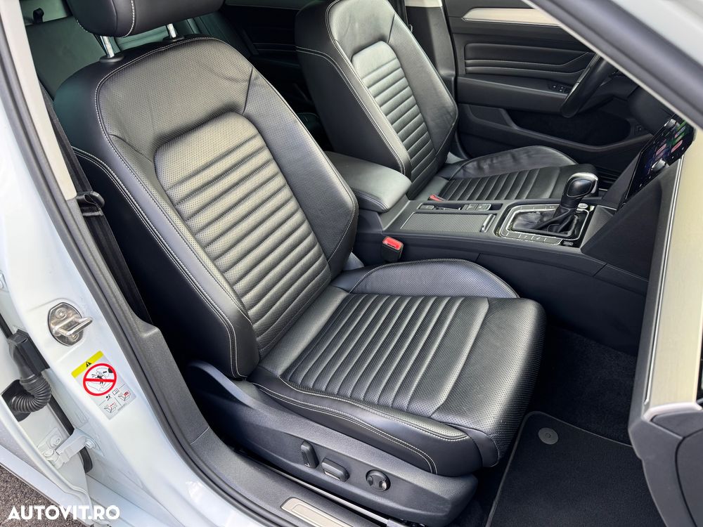 Volkswagen Passat Variant 2.0 TDI SCR DSG Elegance - 27