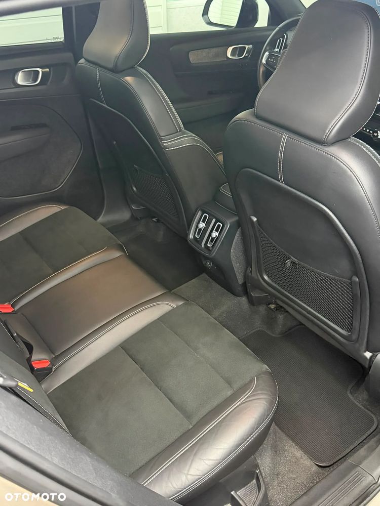 Volvo XC 40 B5 B AWD R-Design - 4