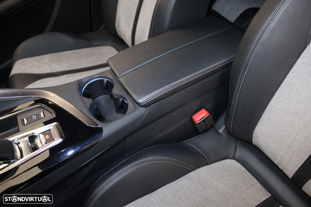 Peugeot 3008 1.6 Hybrid GT Line e-EAT8 - 30