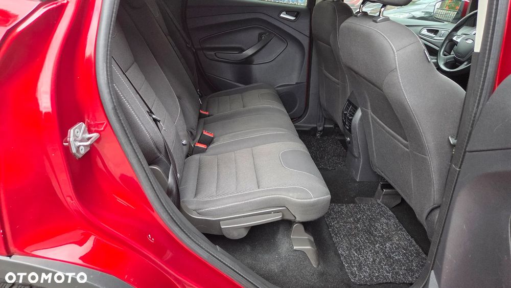 Ford Kuga 2.0 TDCi 2x4 Titanium - 32