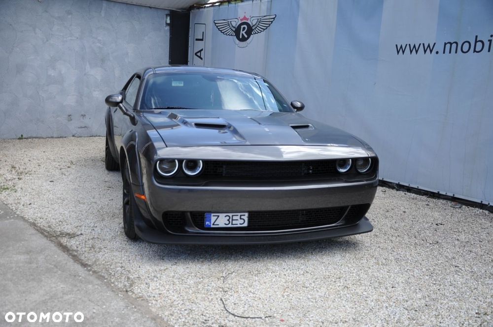 Dodge Challenger - 7