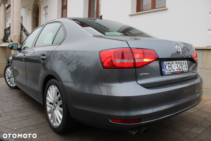Volkswagen Jetta 1.4 TSI BMT Trendline - 21