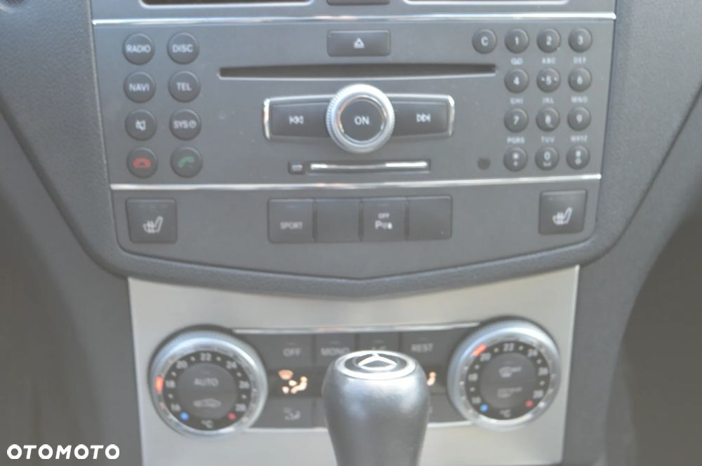 Mercedes-Benz Klasa C 280 7G-TRONIC Avantgarde Sport Edition - 22