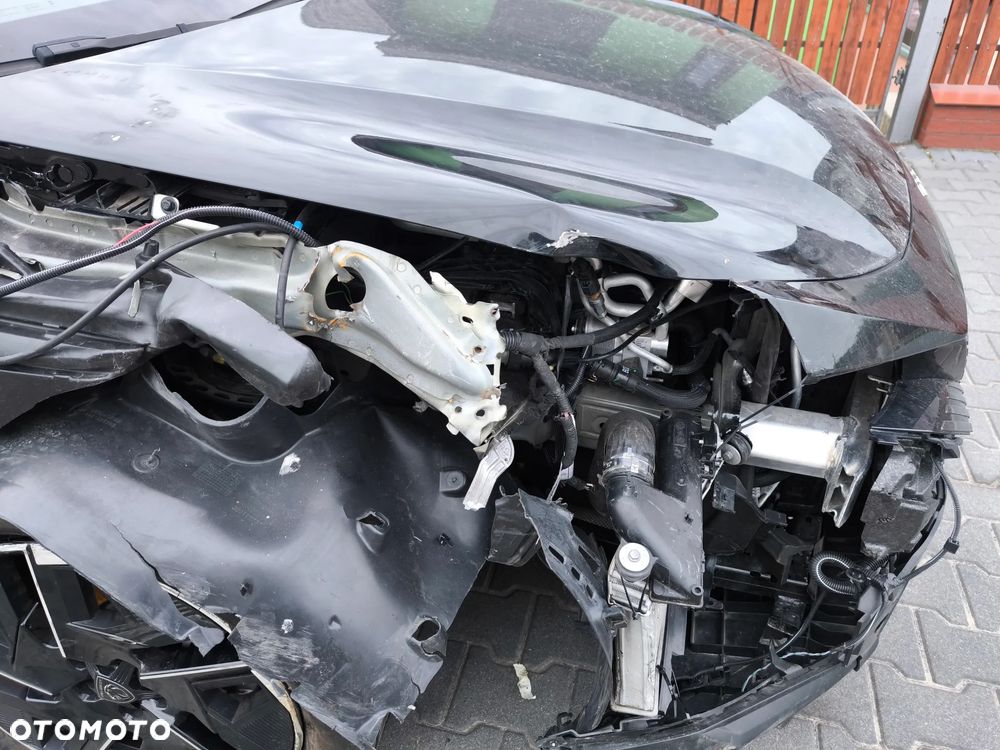 Peugeot 408 HYBRID 136 e-DSC6 GT - 19