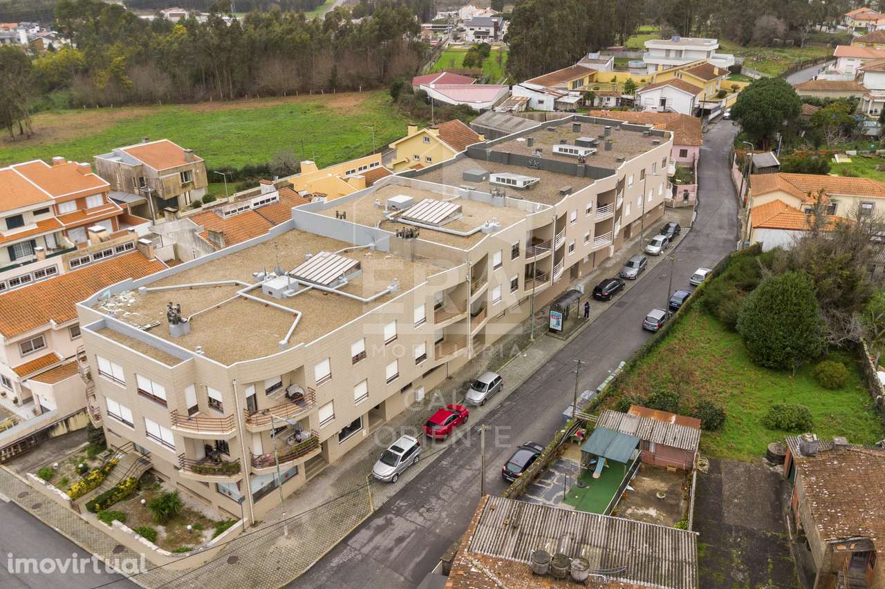 Apartamento T3 com Áreas Generosas em Serzedo - Grande imagem: 4/45