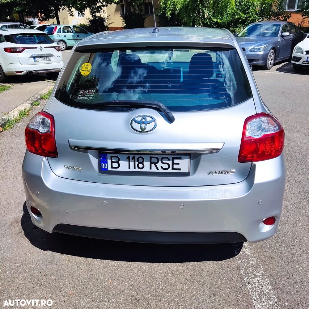 Toyota Auris 1.3 Dual VVT-i Executive - 2
