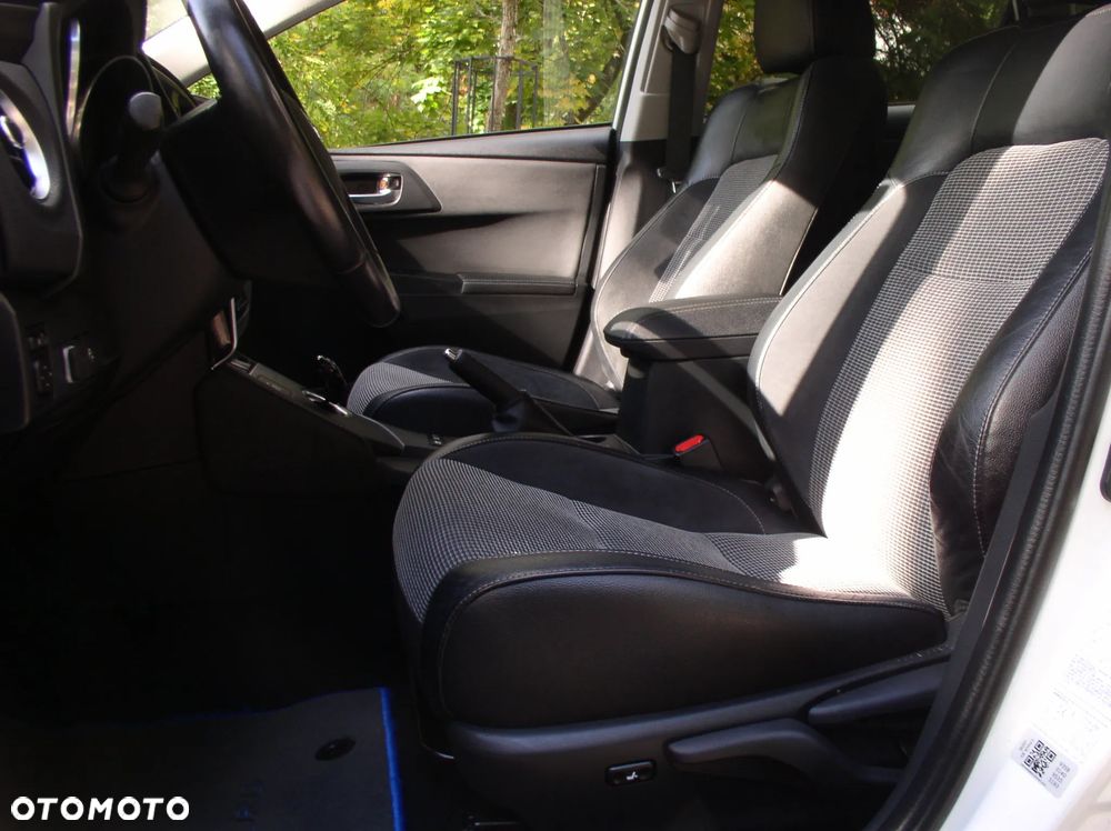 Toyota Auris 1.8 VVT-i Hybrid Automatik Touring Sports Executive - 12