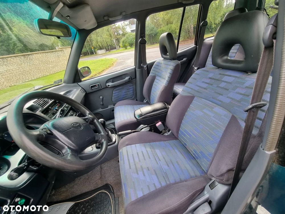Toyota RAV4 - 7