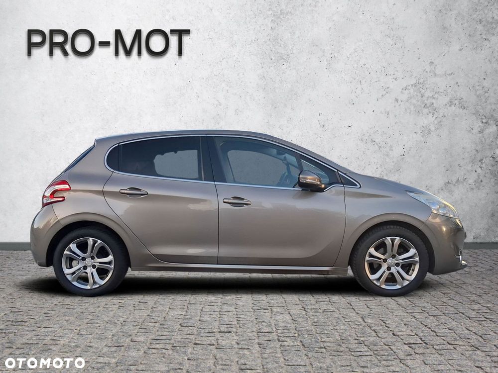 Peugeot 208 - 6