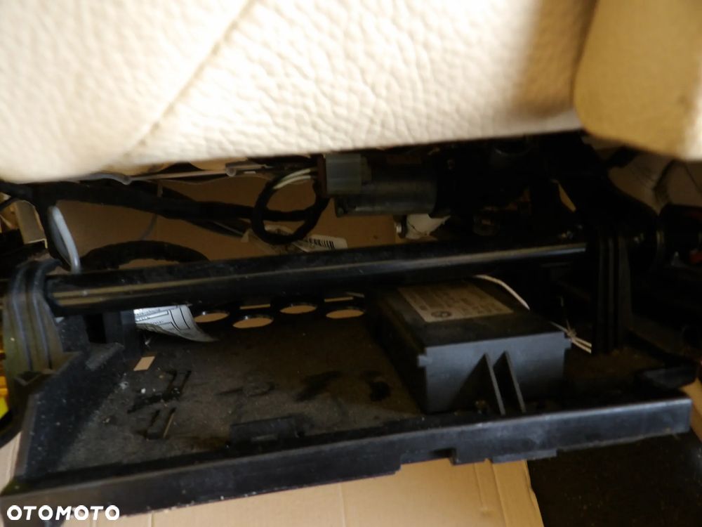 BMW - F10 - FOTELE , KANAPA , BOCZKI - OGRZEWANE - KOMPLET - 5