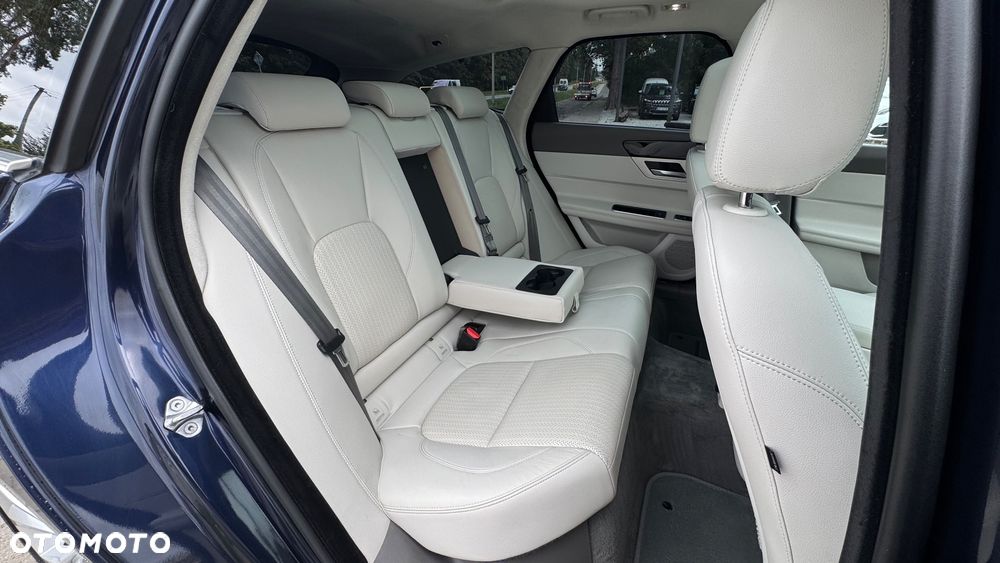 Jaguar XF 25d AWD R-Sport - 25