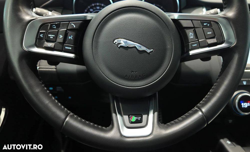 Jaguar E-Pace P200 AWD R-Dynamic S - 23