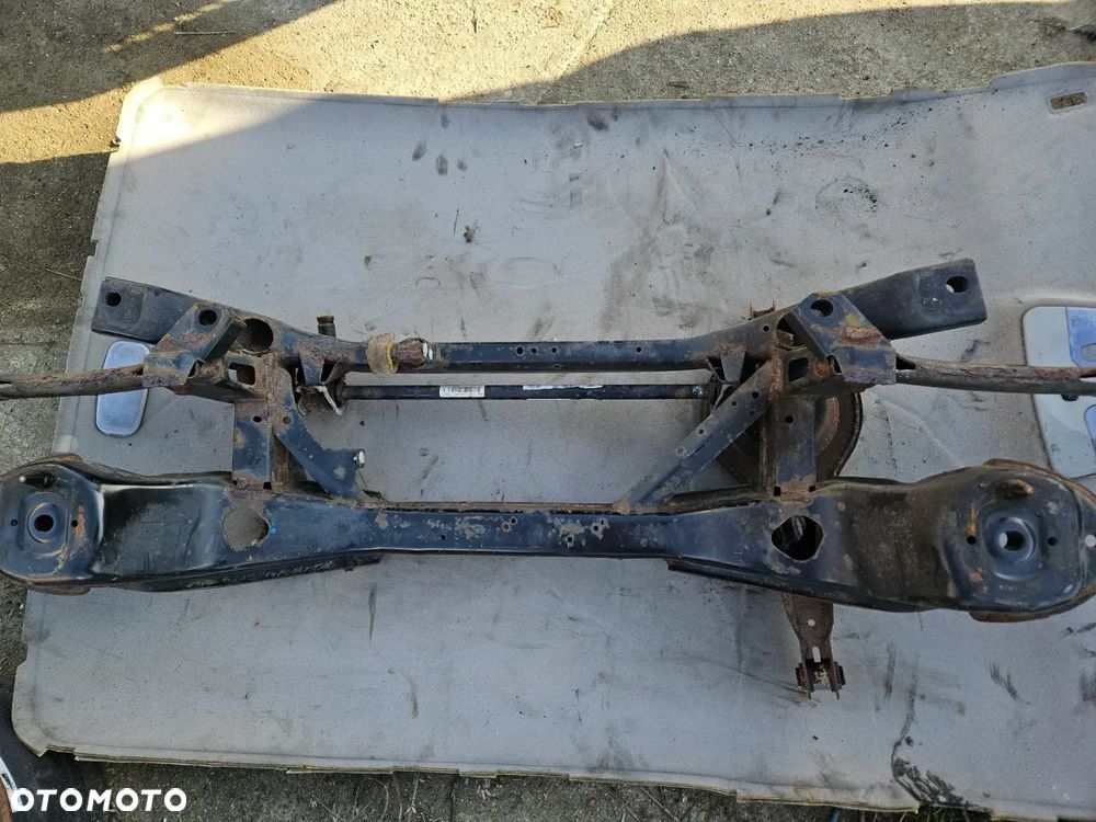 Belka tylna zawieszenia oś sanki Ford Focus Mk3 1,6 TDCI 2012r kombi - 5